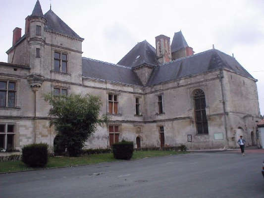 Le château de Coulonges